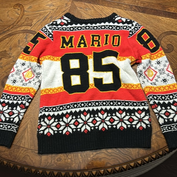 Kids Mario sweater. Size small - Picture 2 of 4